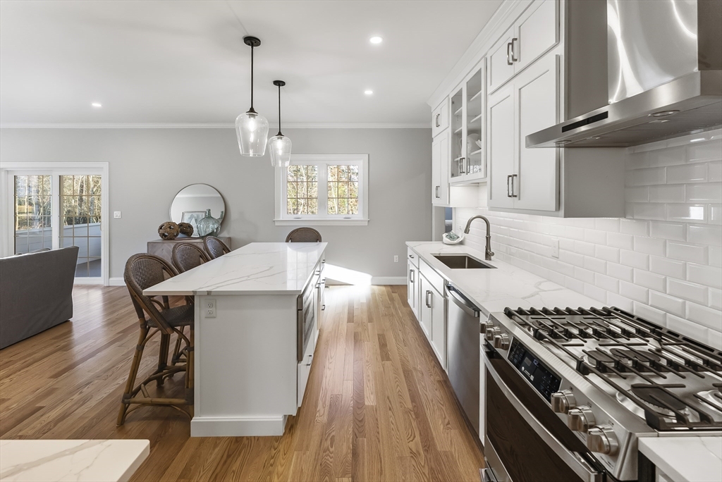103 Thompson St