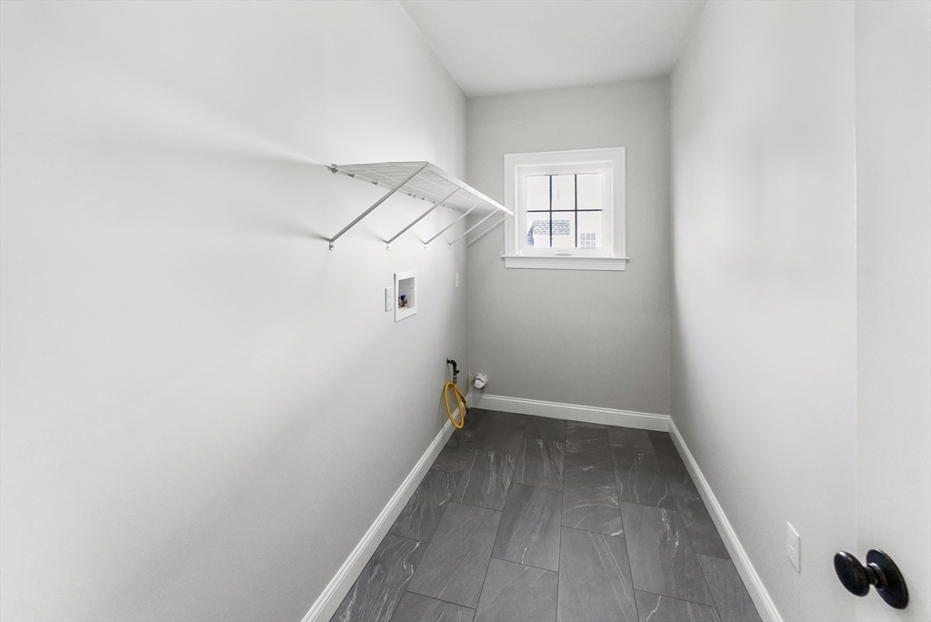 103 Thompson St