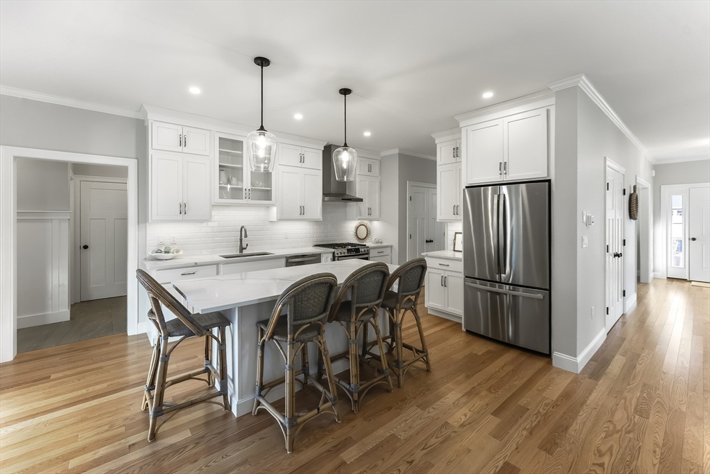 103 Thompson St