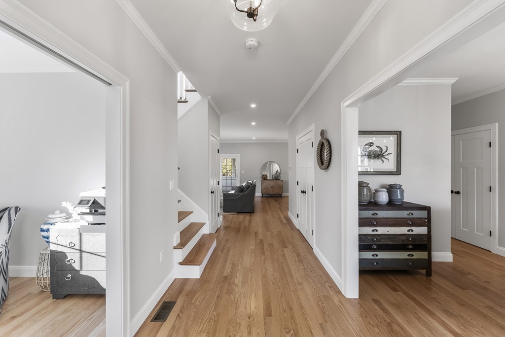 103 Thompson St