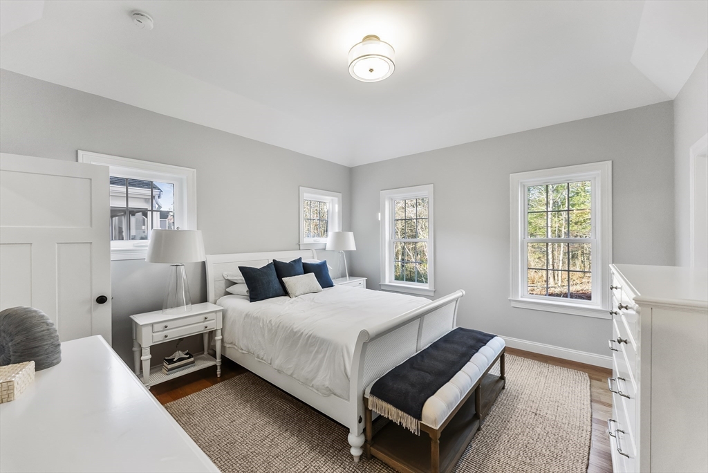 103 Thompson St