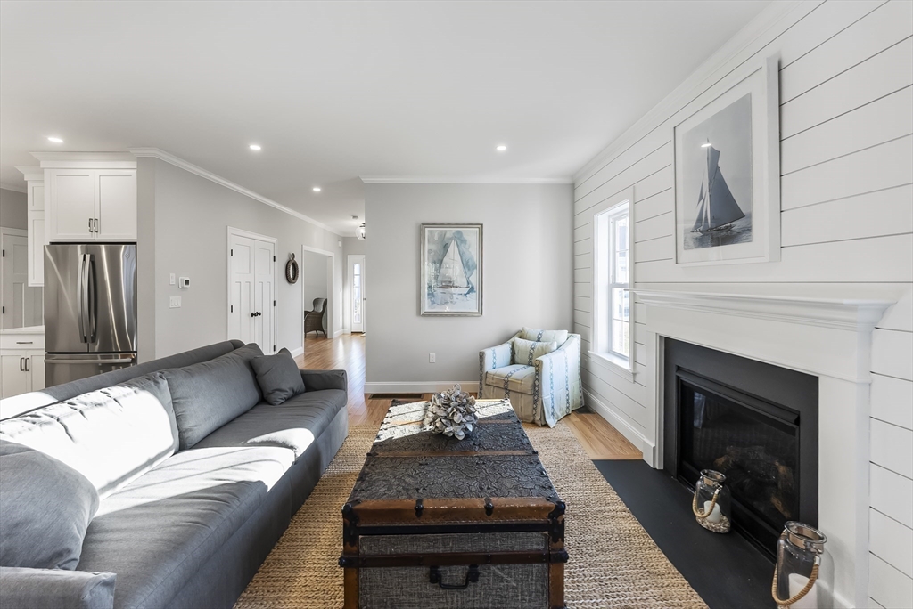 103 Thompson St
