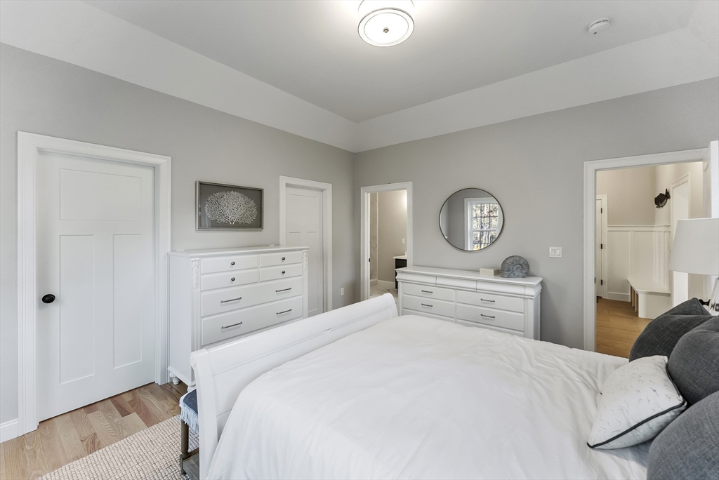 103 Thompson St