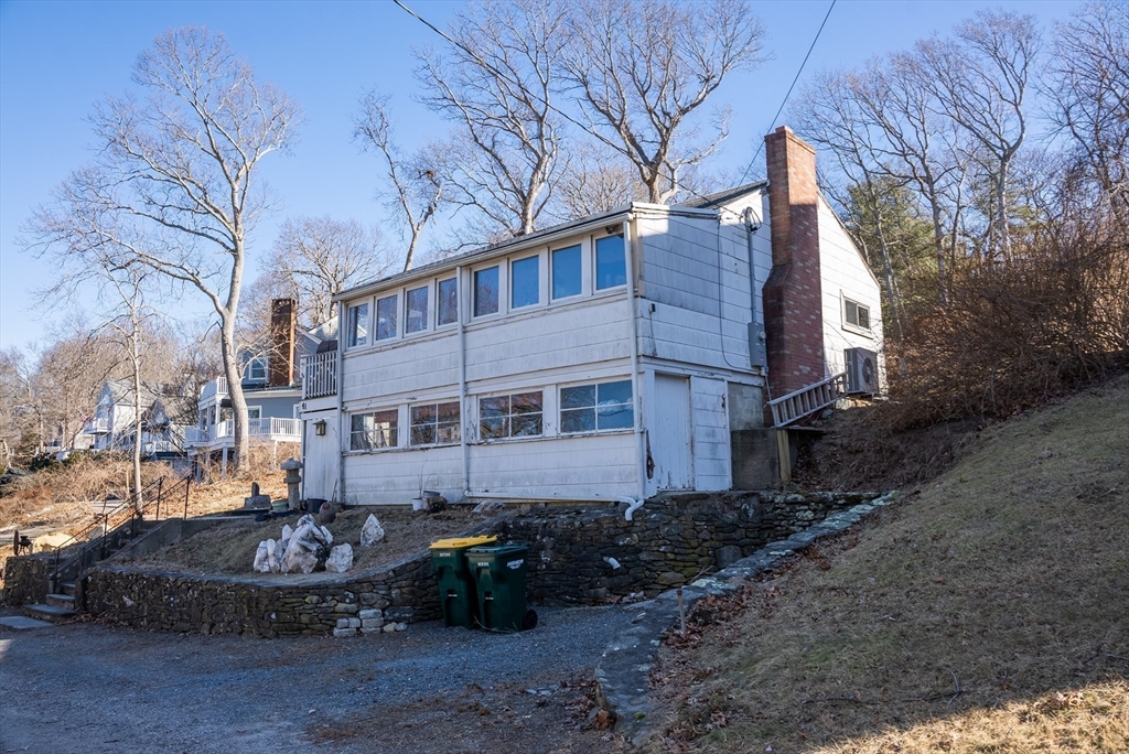 41 Bay Shore Dr