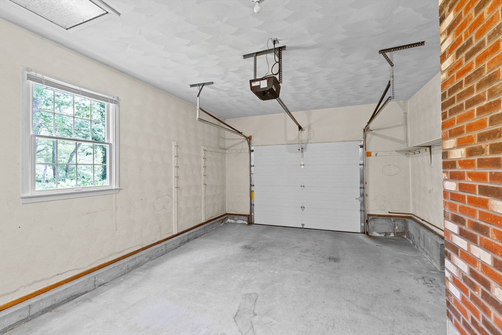 166 Carriage Lane