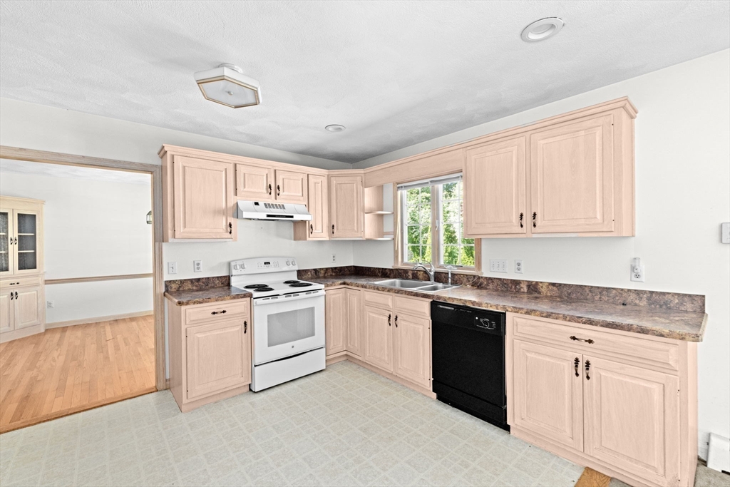 166 Carriage Lane