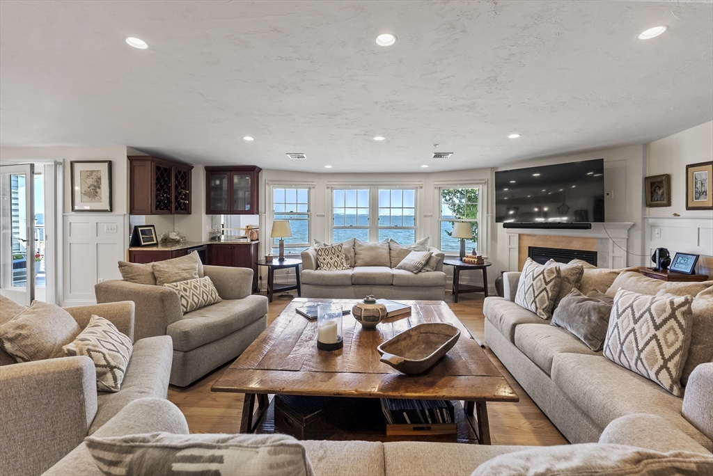 60 Robbins Rd # 12