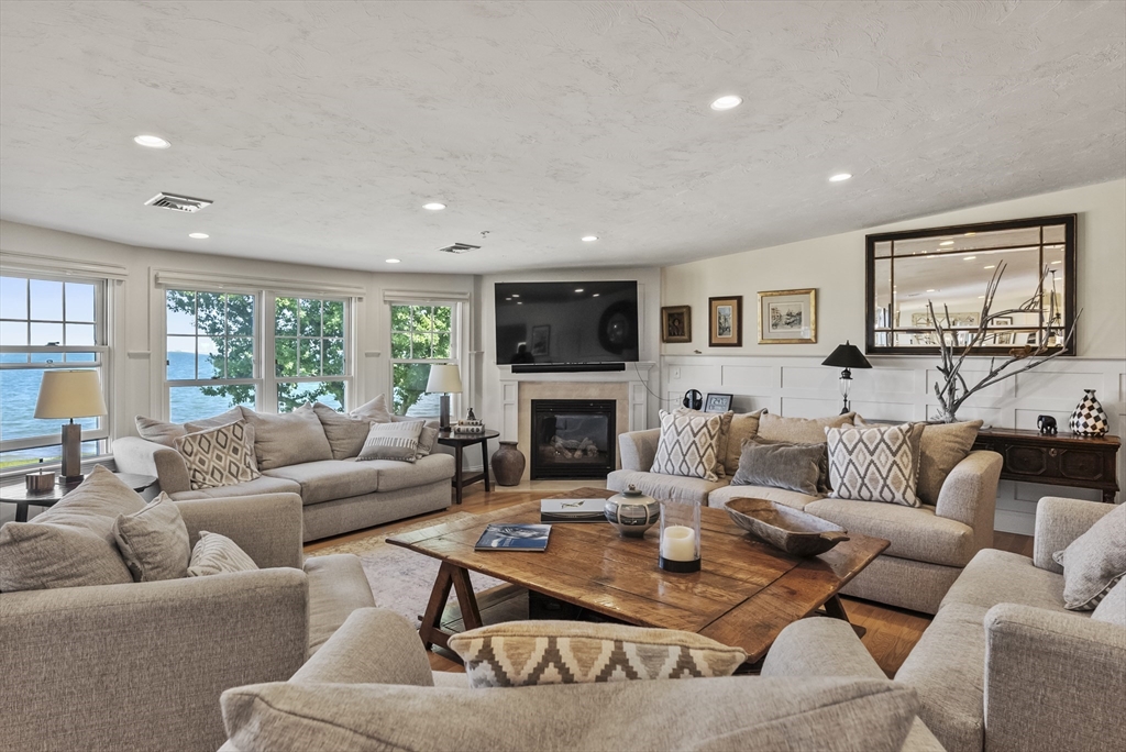 60 Robbins Rd # 12