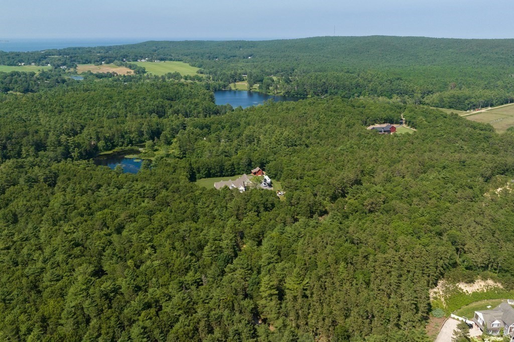 112 Bump Rock Rd