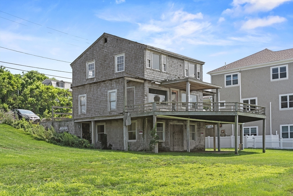 208 Manomet Point Rd