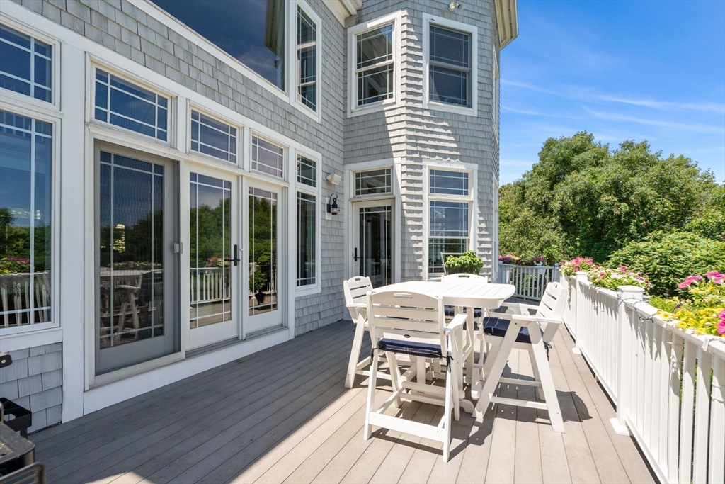 318 Center Hill Rd