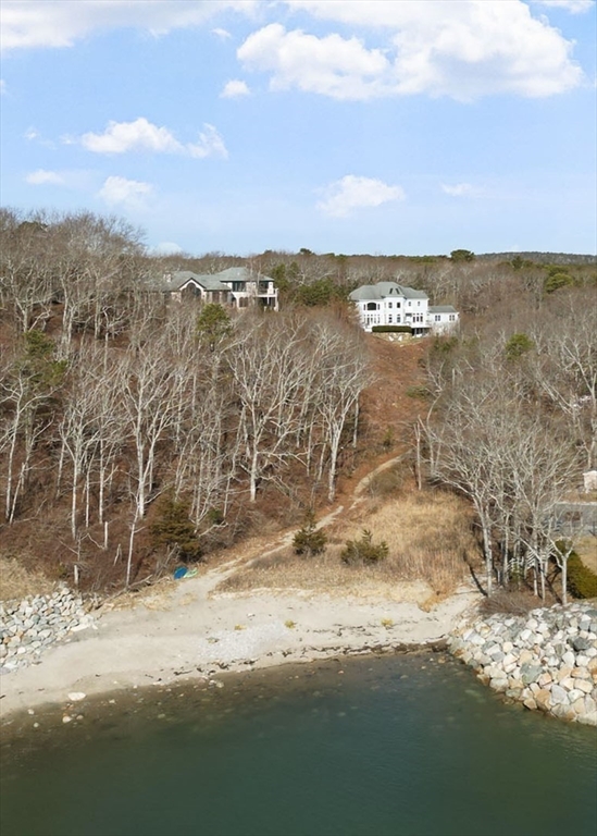 318 Center Hill Rd