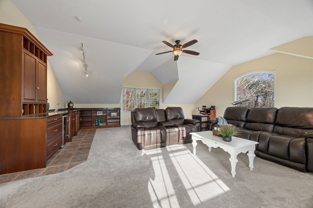 318 Center Hill Rd