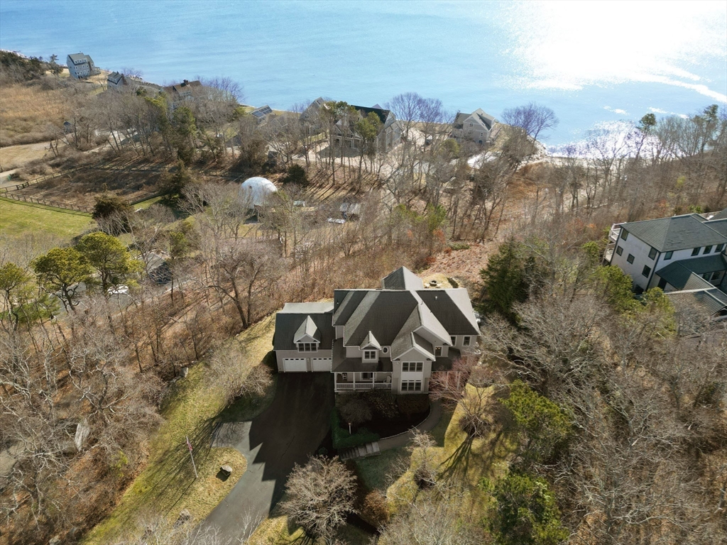 318 Center Hill Rd