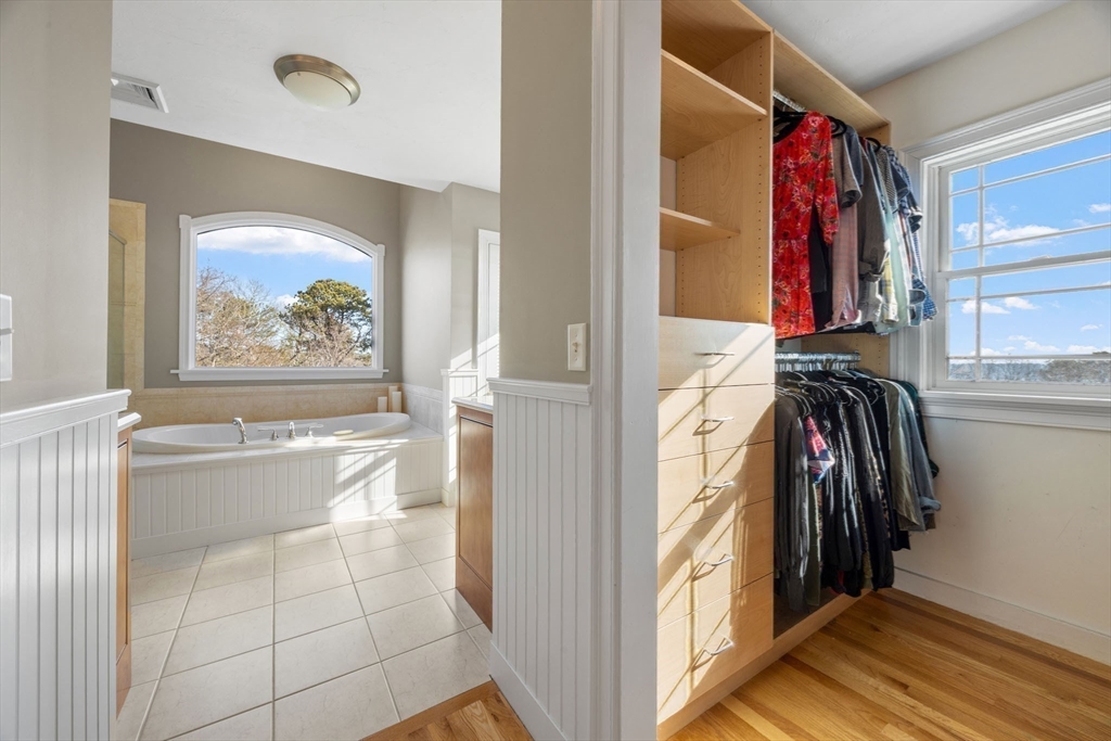 318 Center Hill Rd
