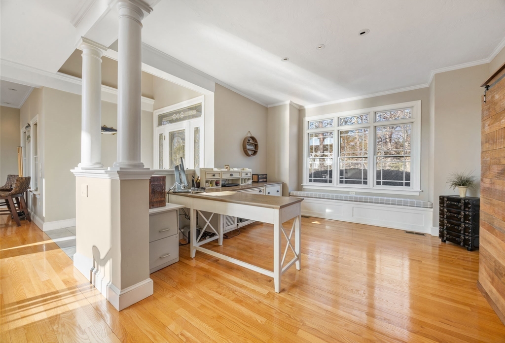 318 Center Hill Rd