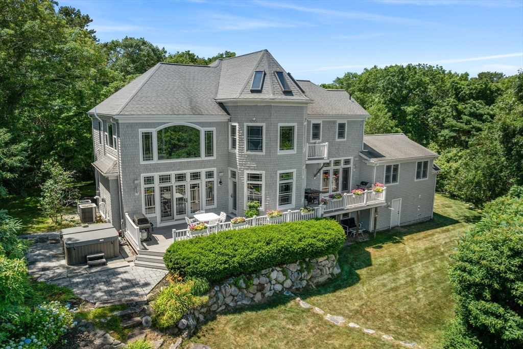 318 Center Hill Rd
