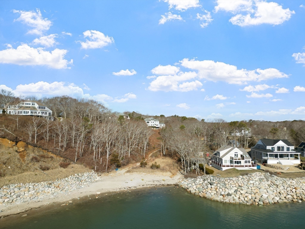 318 Center Hill Rd