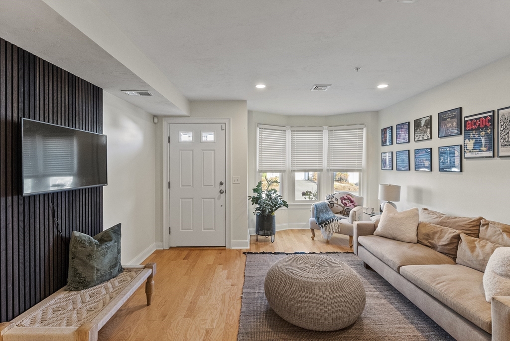 60 Robbins Rd. # 25