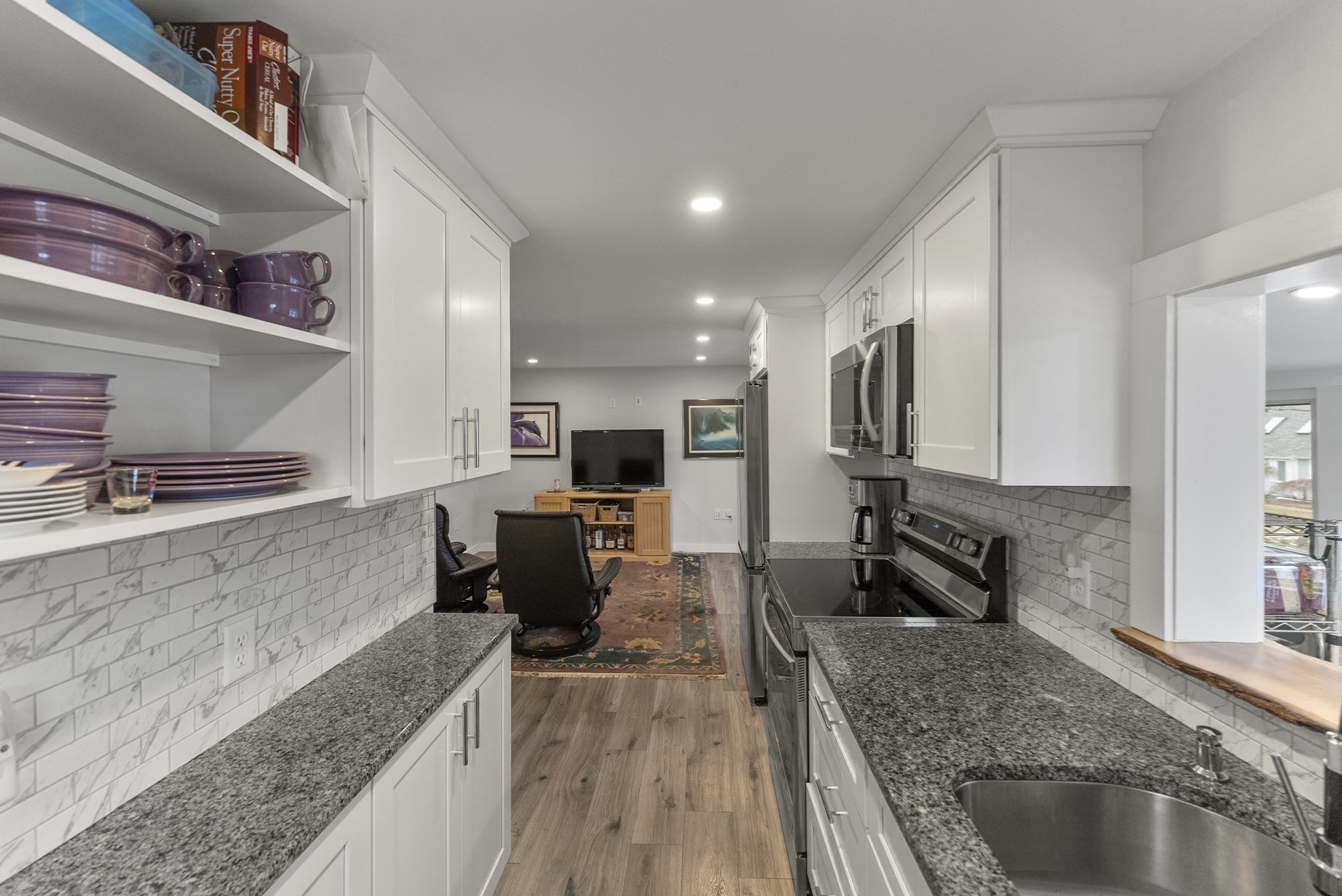 41 Bay Shore Dr