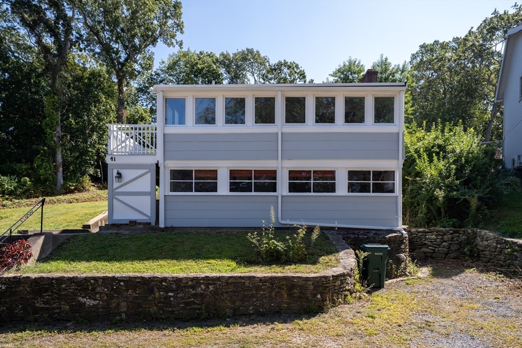 41 Bay Shore Dr