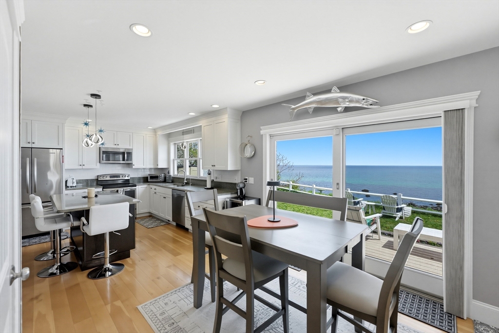 21 Shoreline Way