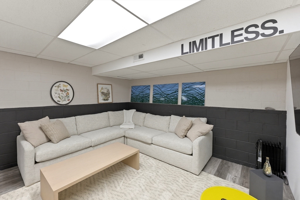 21 Shoreline Way