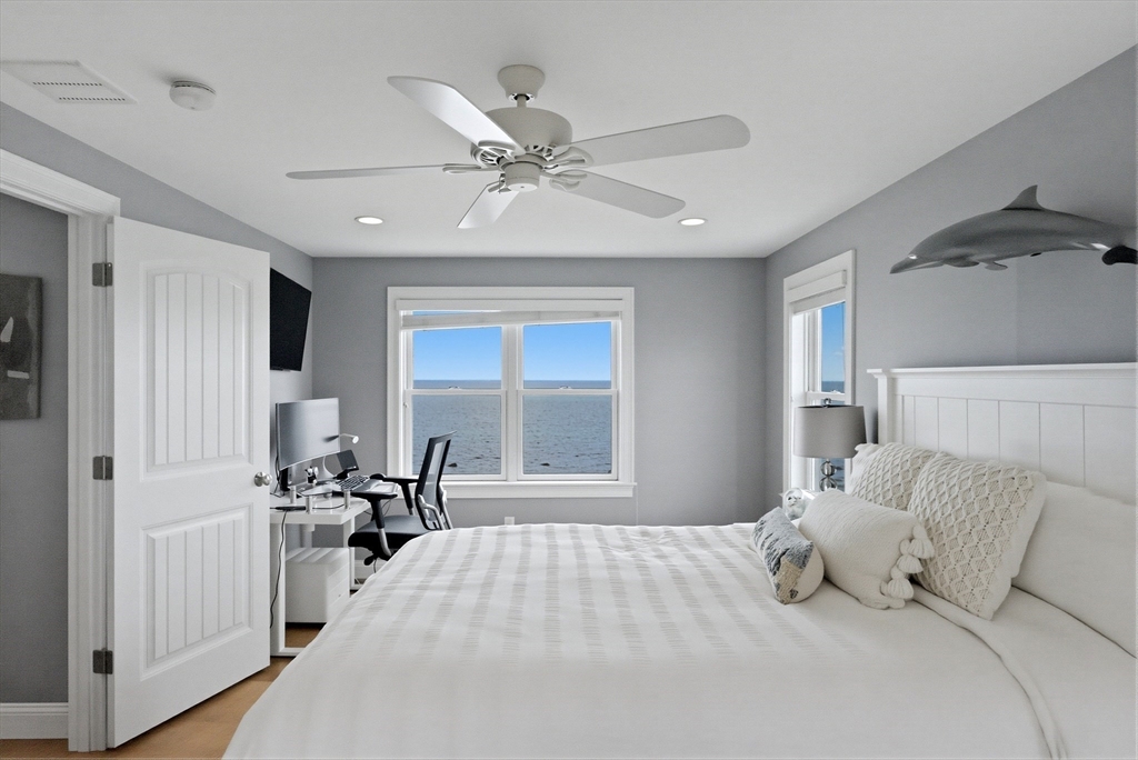 21 Shoreline Way
