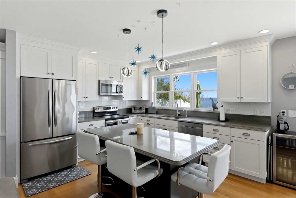 21 Shoreline Way