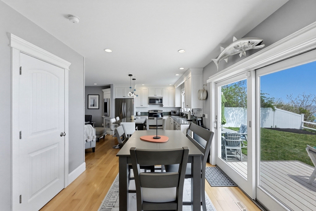 21 Shoreline Way