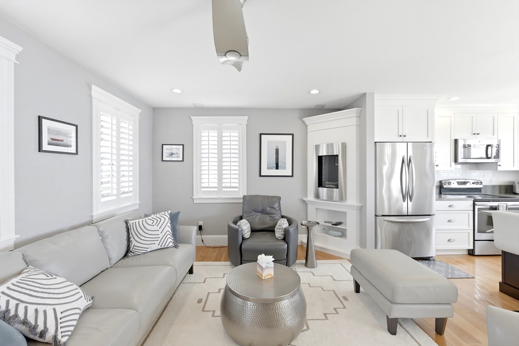 21 Shoreline Way