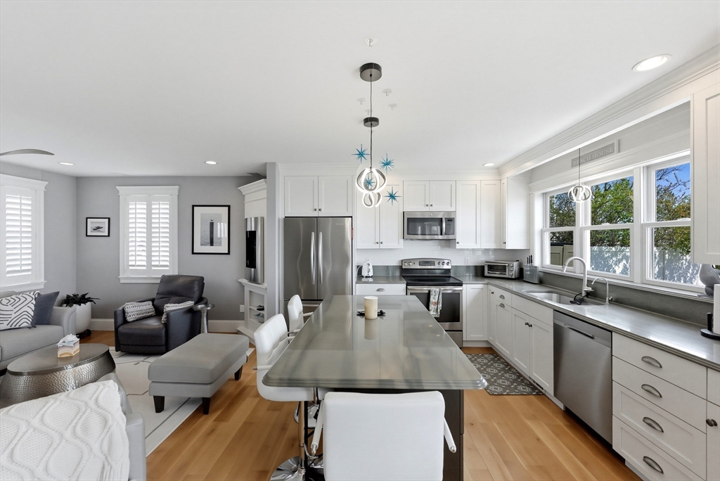 21 Shoreline Way