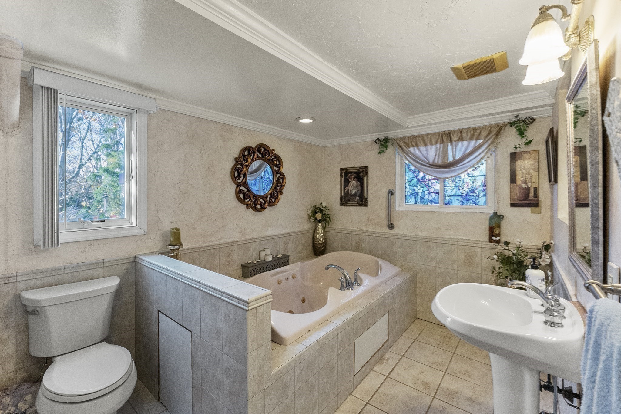 92 Lookout Point Rd