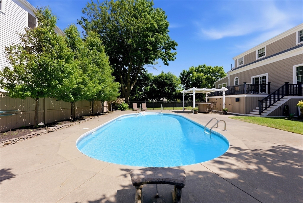 47 Arlington Rd