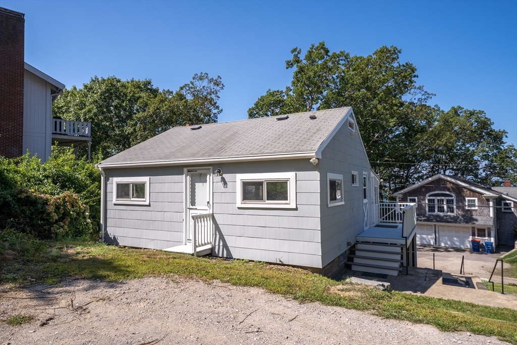 41 Bay Shore Dr