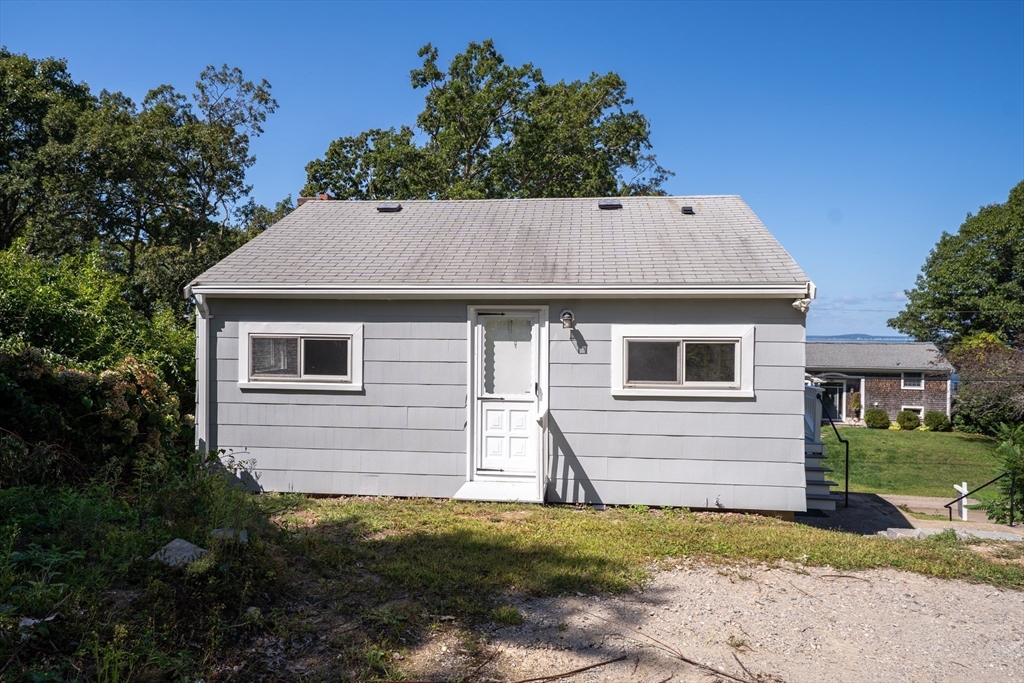 41 Bay Shore Dr