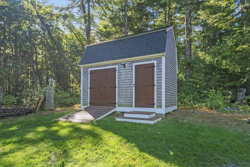 8 Copper Beech Drive