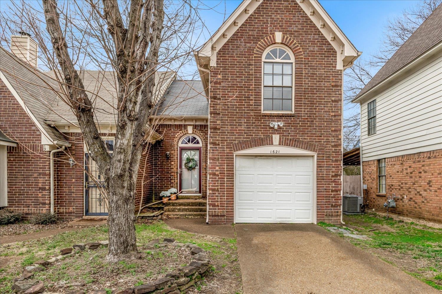 1621 OLD MILL STREAM DR