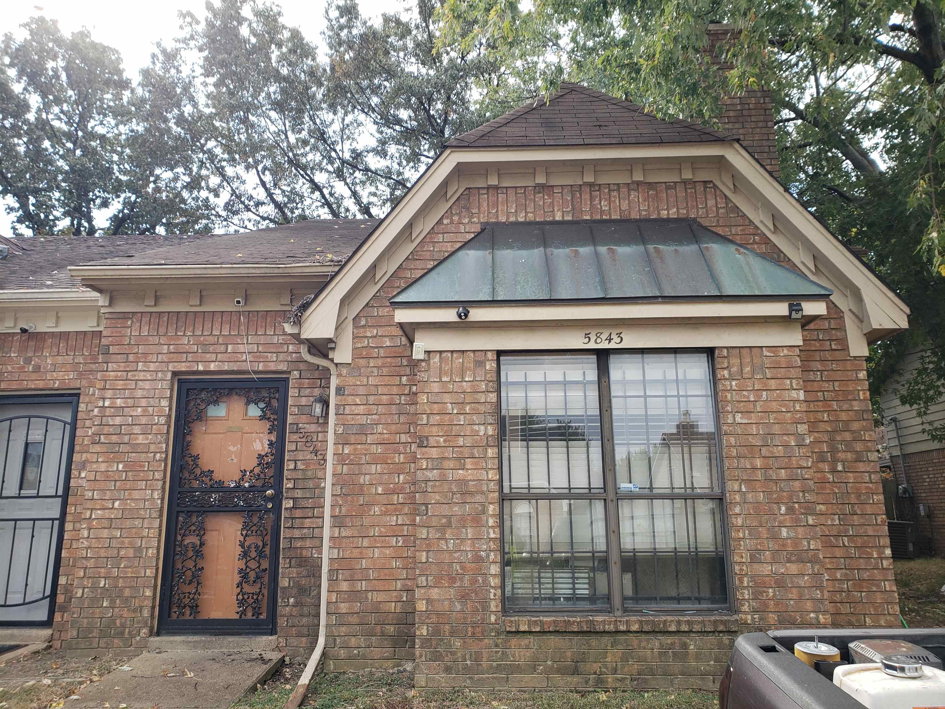 5843 PLUM VALLEY DR