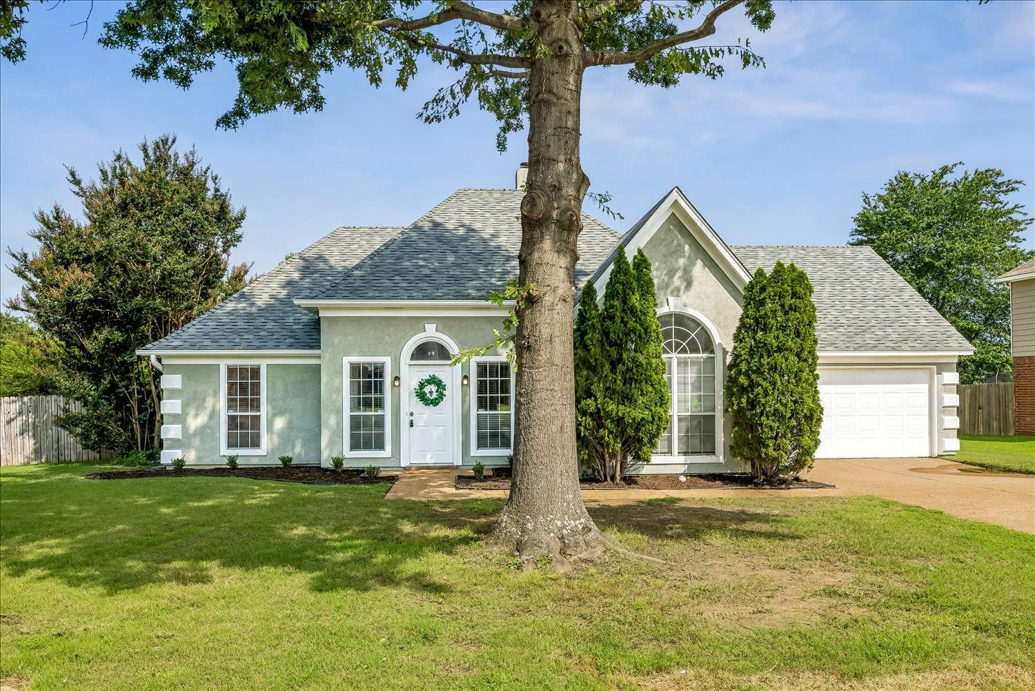 817 RADIANCE DR
