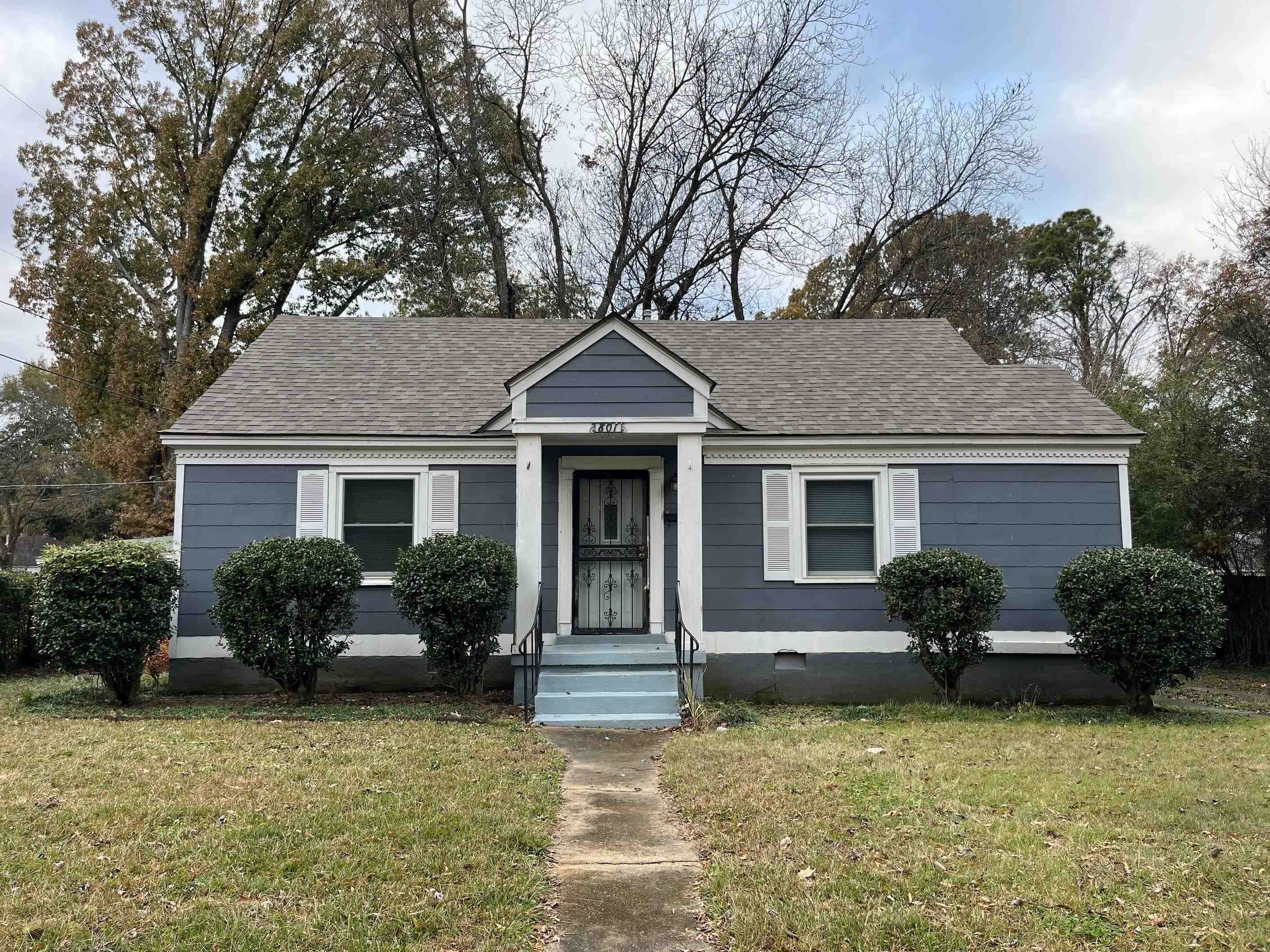 801 BOWEN CIR