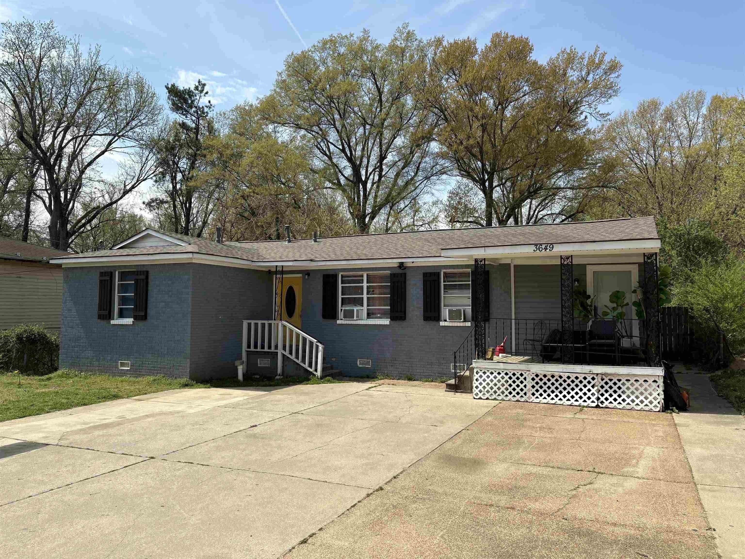 3649 SUZANNE DR