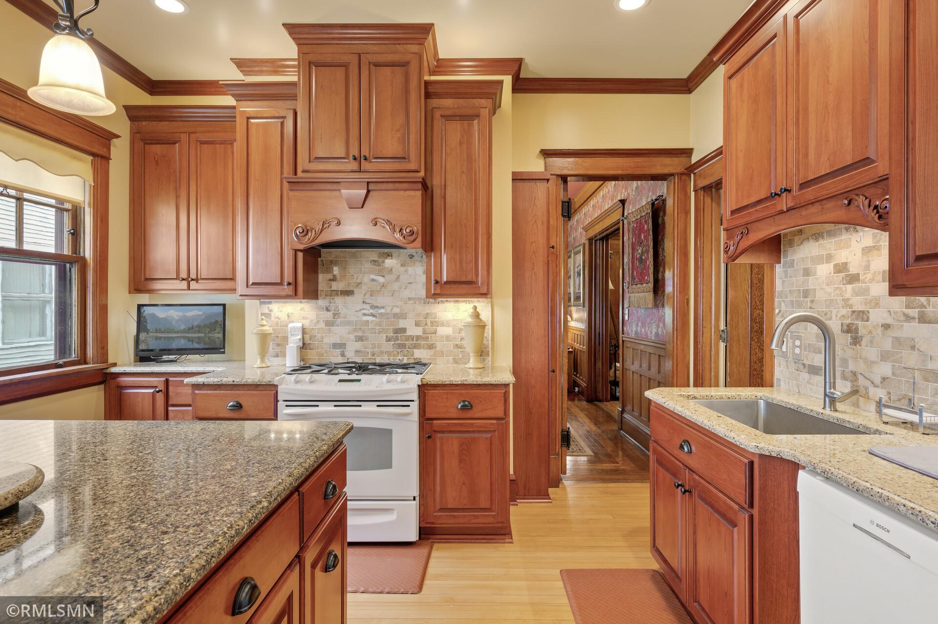 1418 Adams Street NE