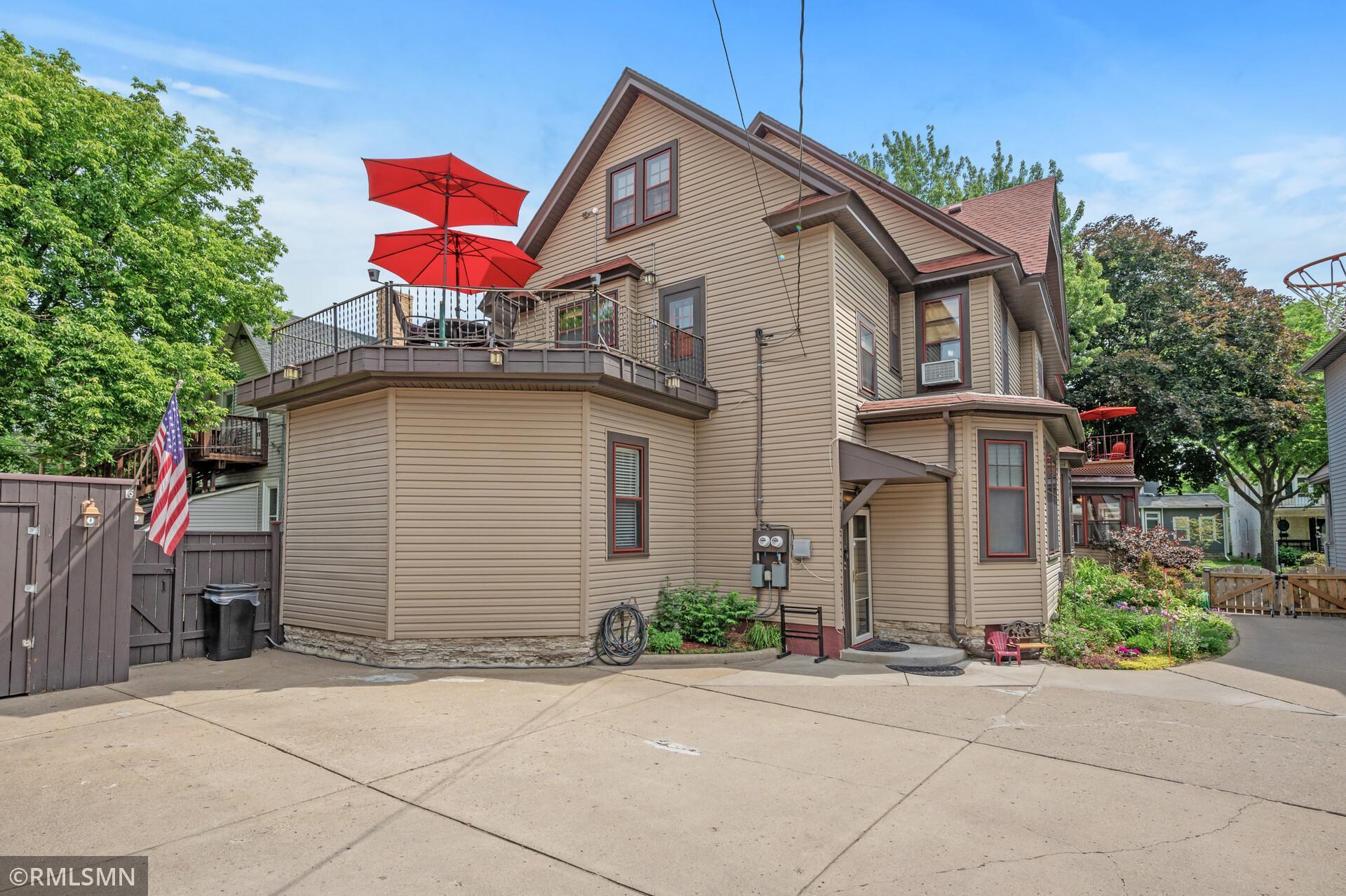 1418 Adams Street NE