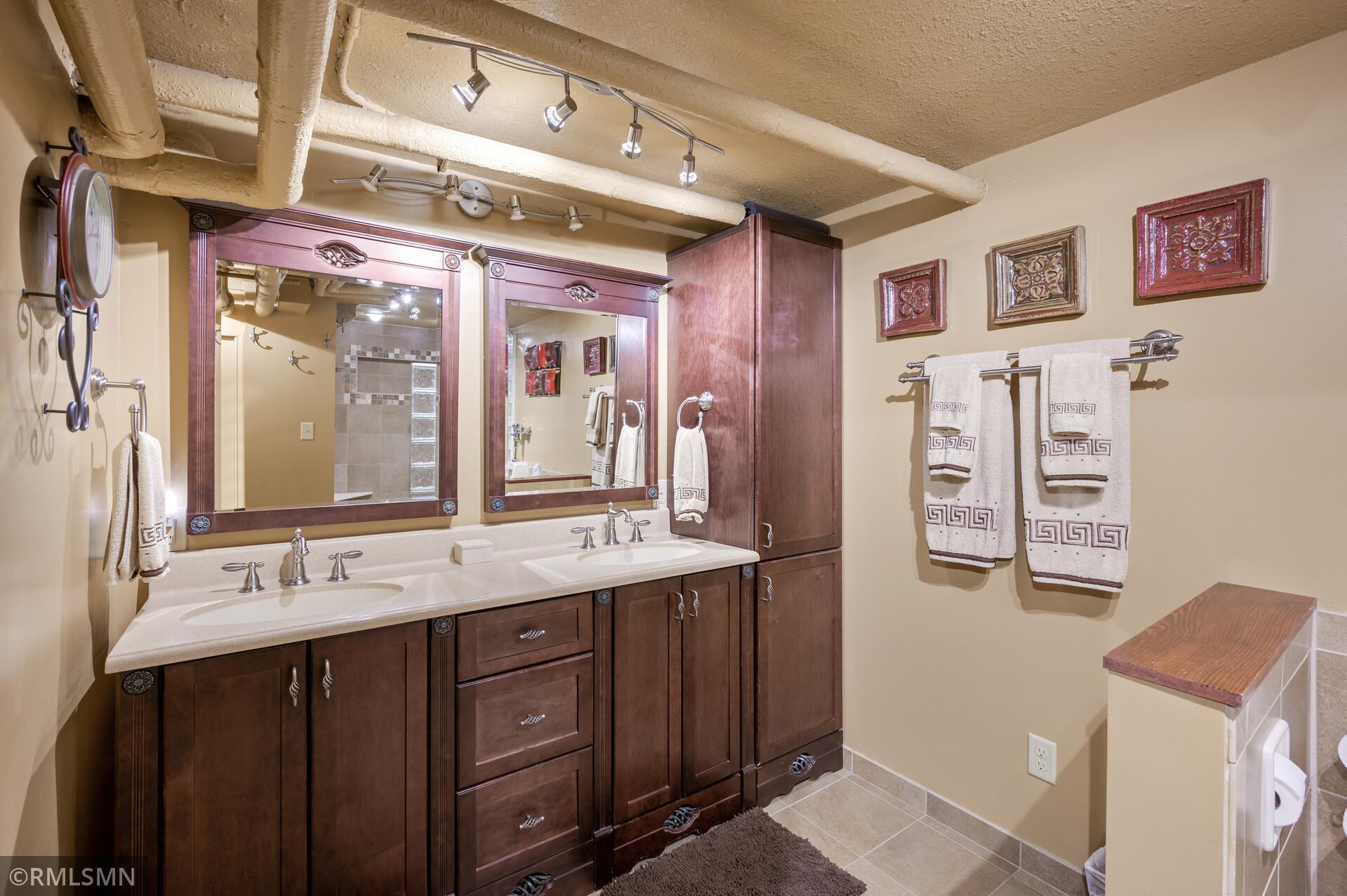 1418 Adams Street NE