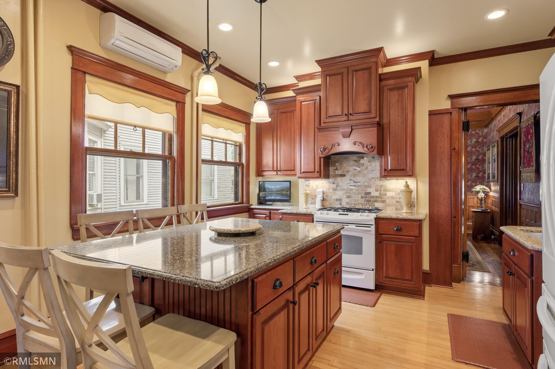 1418 Adams Street NE