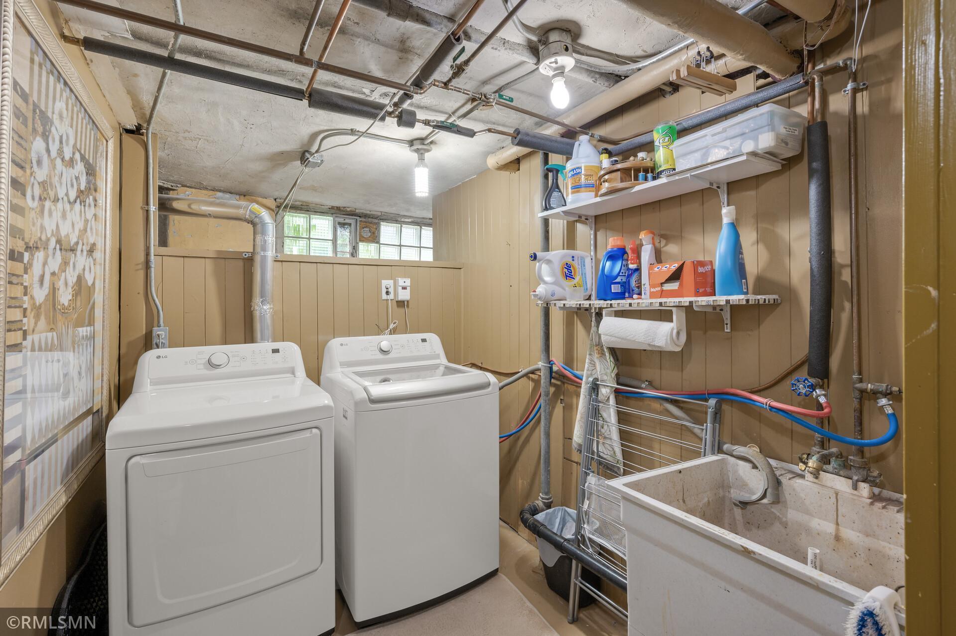 1418 Adams Street NE