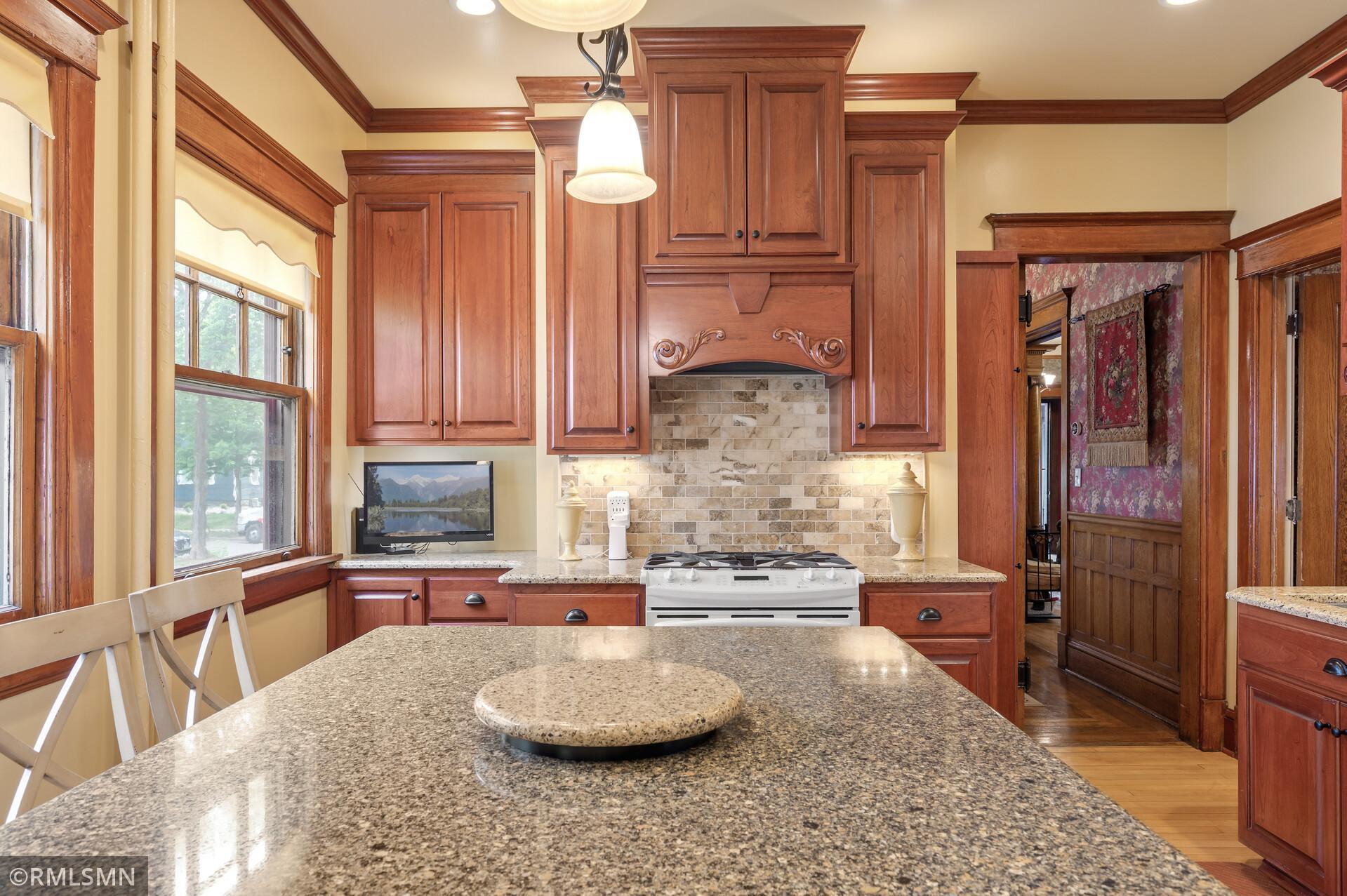 1418 Adams Street NE