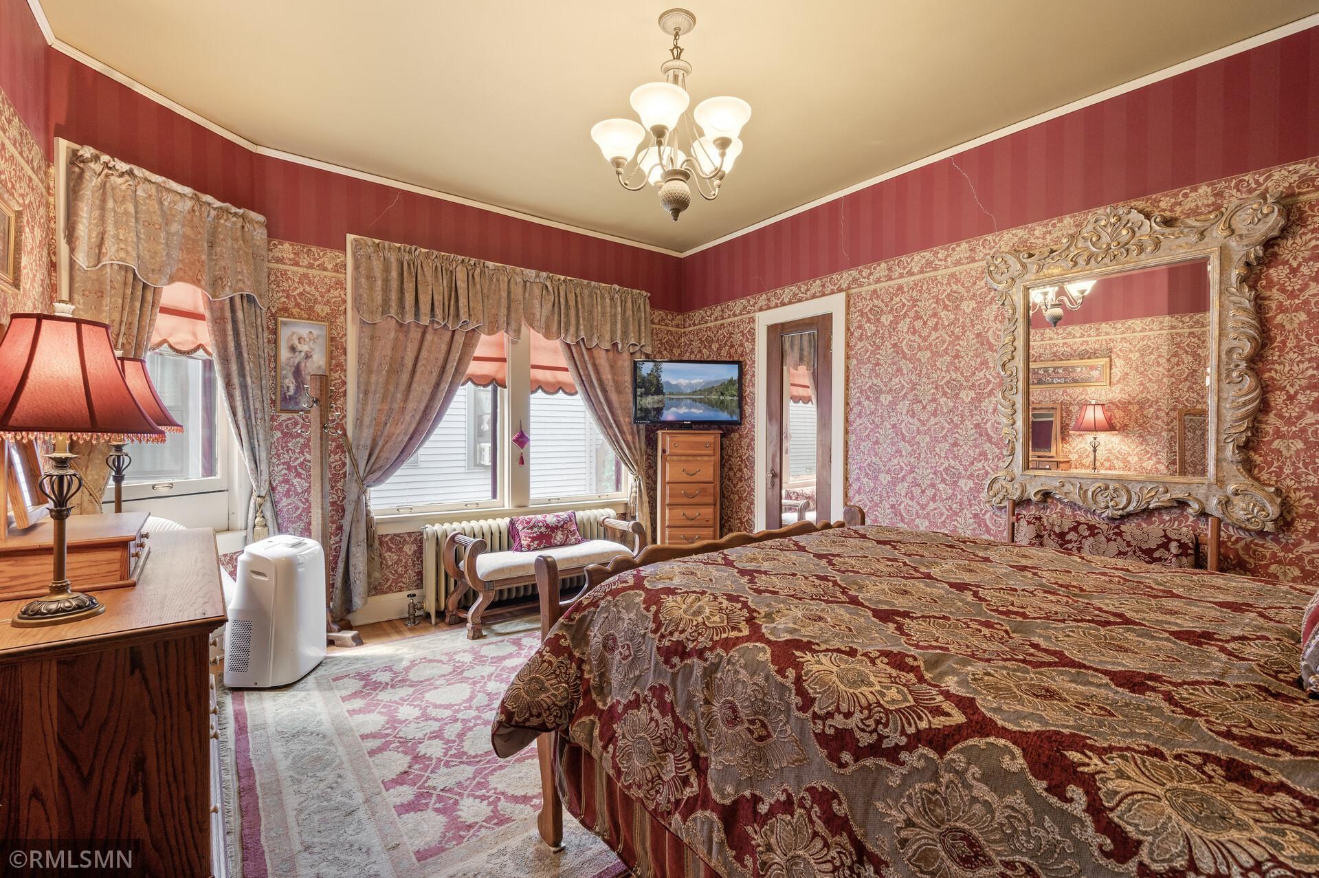 1418 Adams Street NE