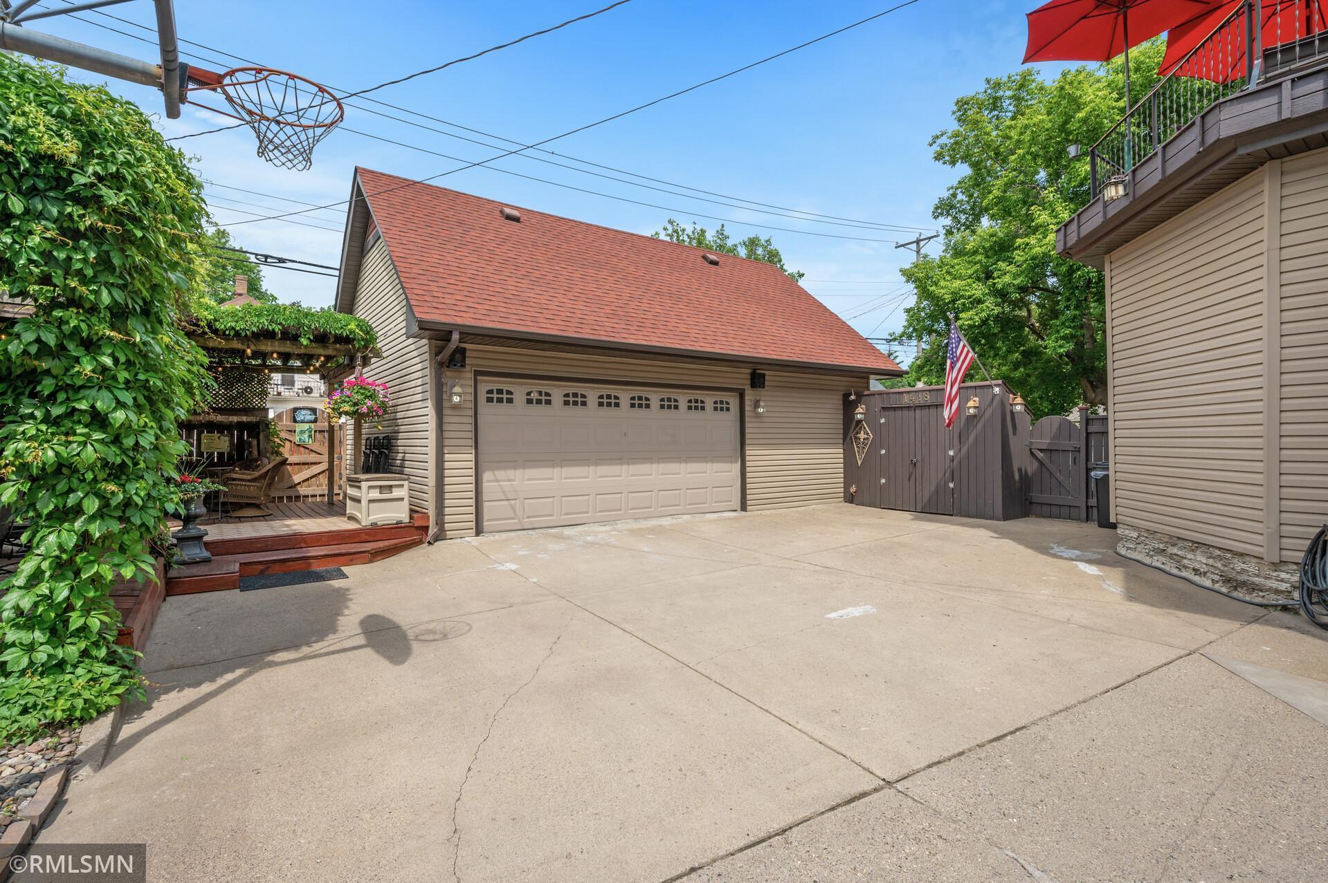 1418 Adams Street NE